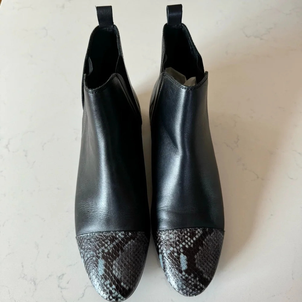 Massimo Dutti animal print black booties size: 10US/40 EU